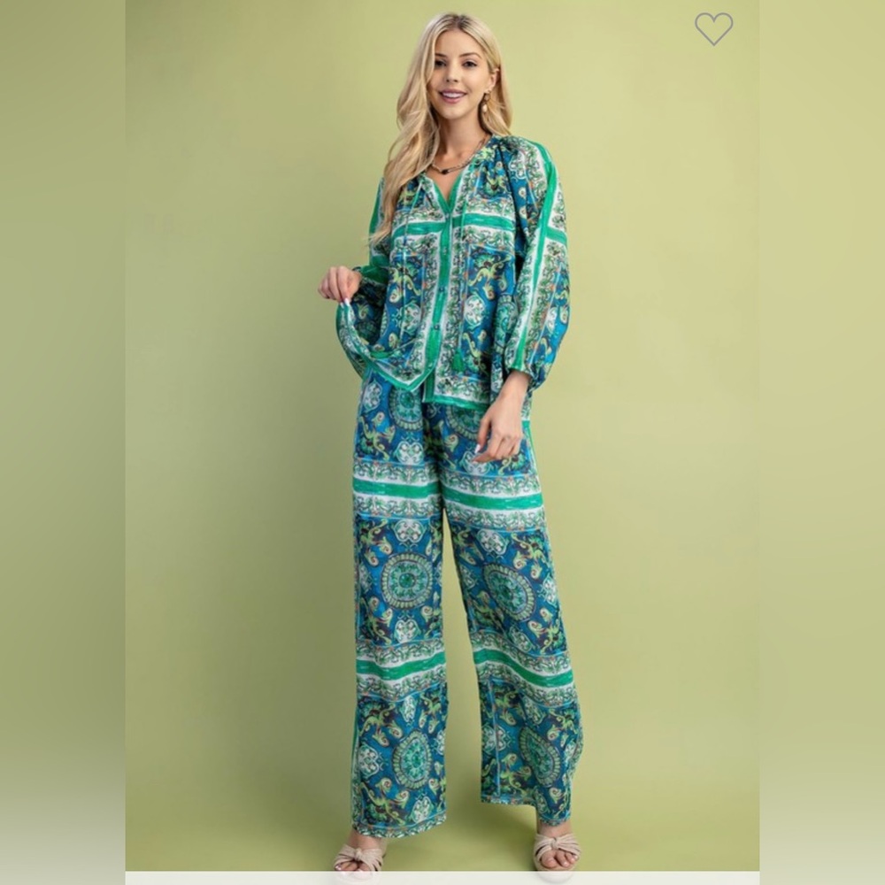 Green Paisley Print V-Neck Blouse for Women